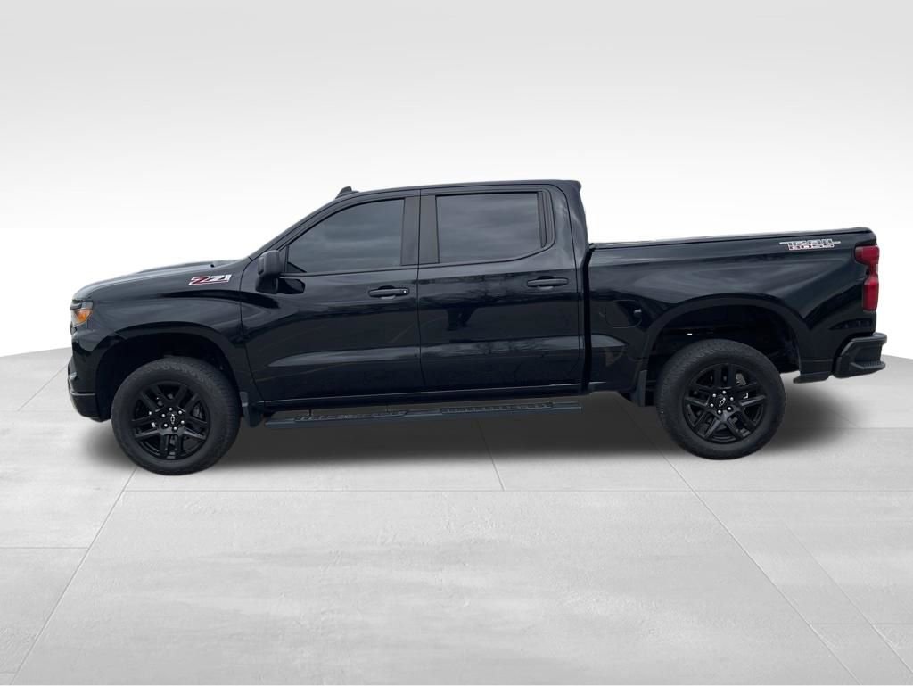 Used 2022 Chevrolet Silverado 1500 Custom Trail Boss AWD/4WD image 4