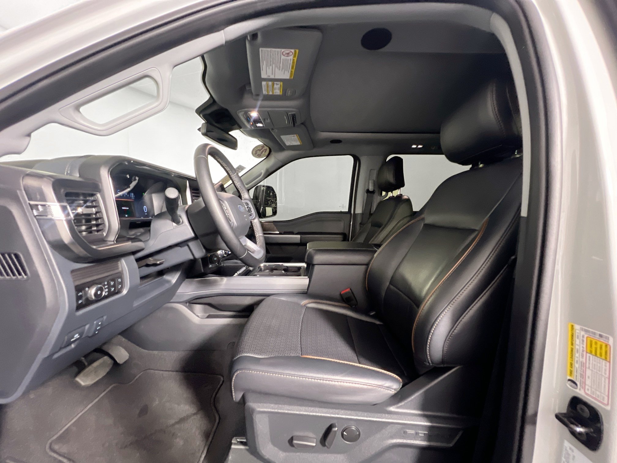Used 2025 Ford F250 Lariat w/ Lariat Ultimate Package AWD/4WD image 14