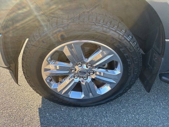 Used 2019 Ford F150 XLT w/ Equipment Group 302A Luxury image 9