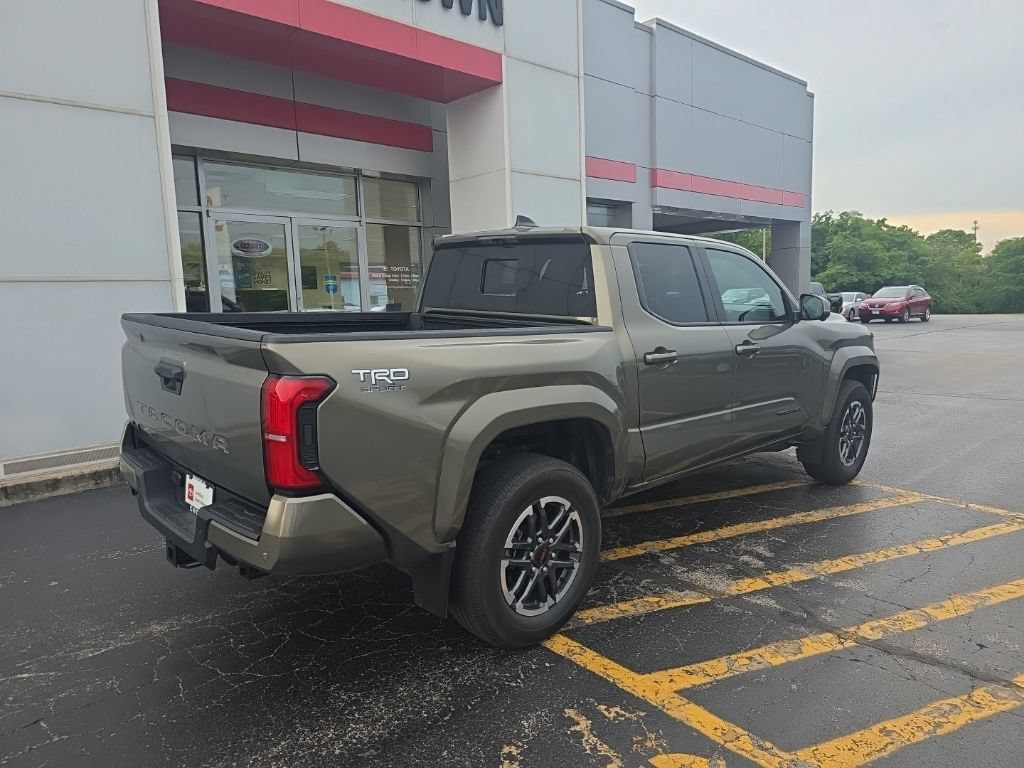 Used 2024 Toyota Tacoma TRD Sport w/ TRD Sport Premium Package AWD/4WD image 3