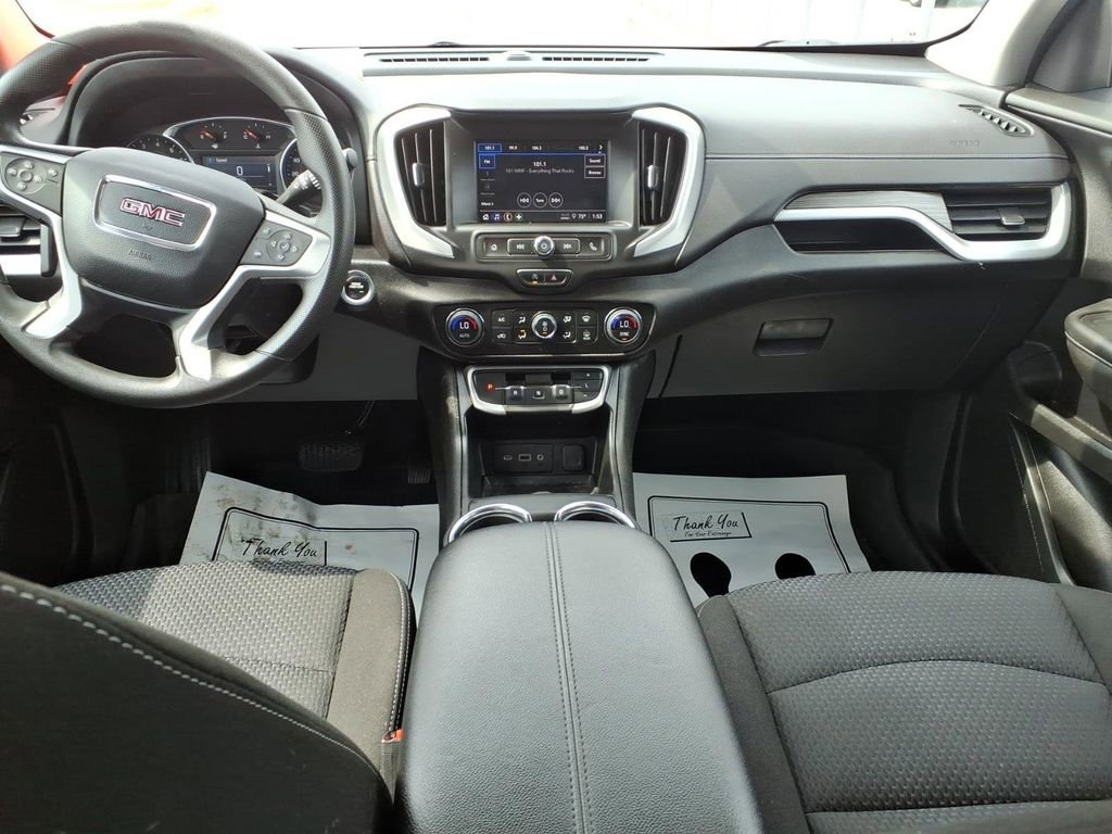 Used 2023 GMC Terrain SLE w/ Driver Convenience Package image 10