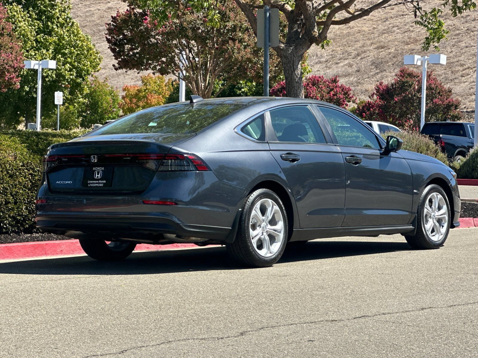 Used 2025 Honda Accord LX image 6