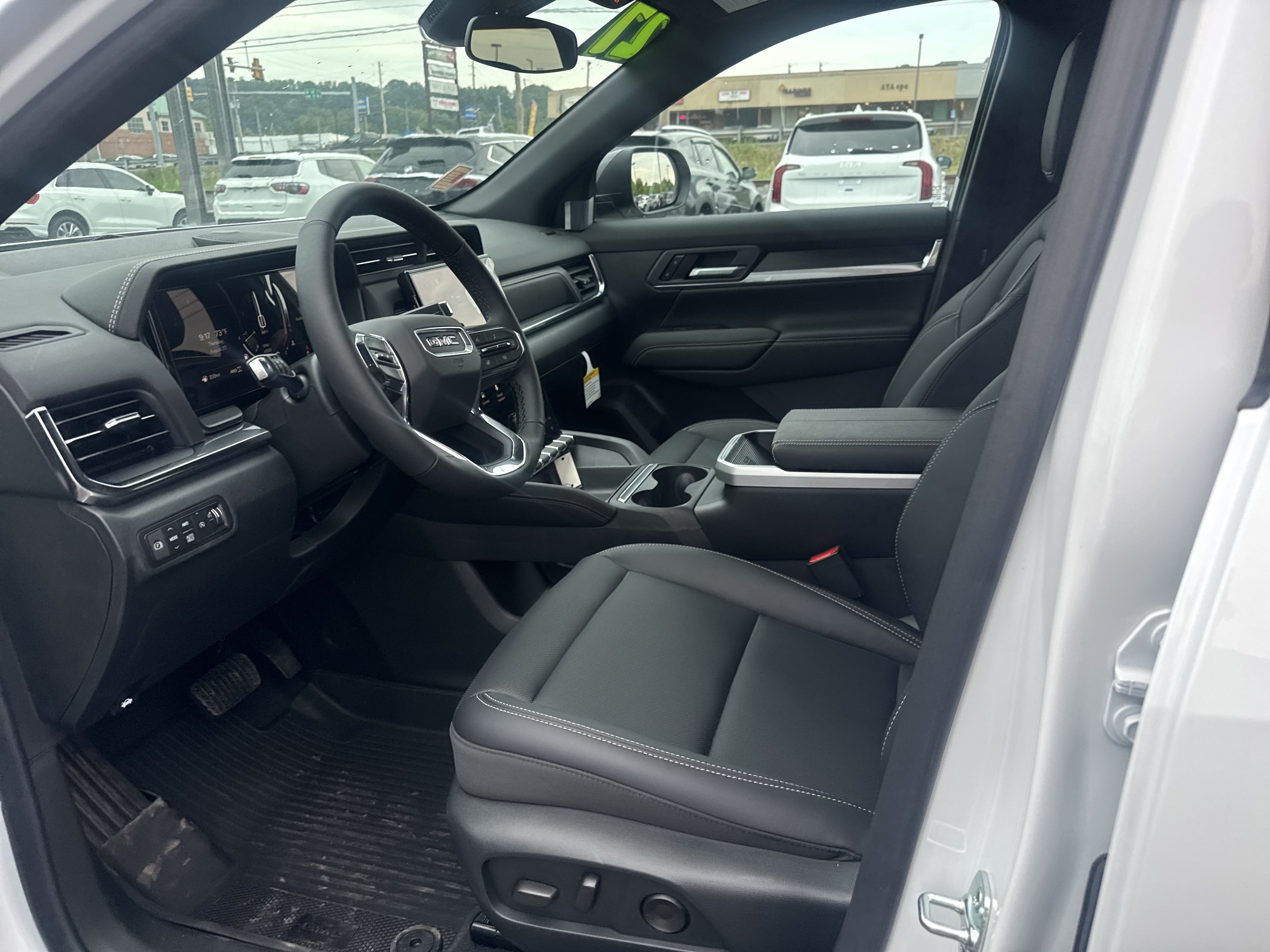 New 2027 GMC Terrain Elevation w/ Elevation Premium Package AWD/4WD image 12