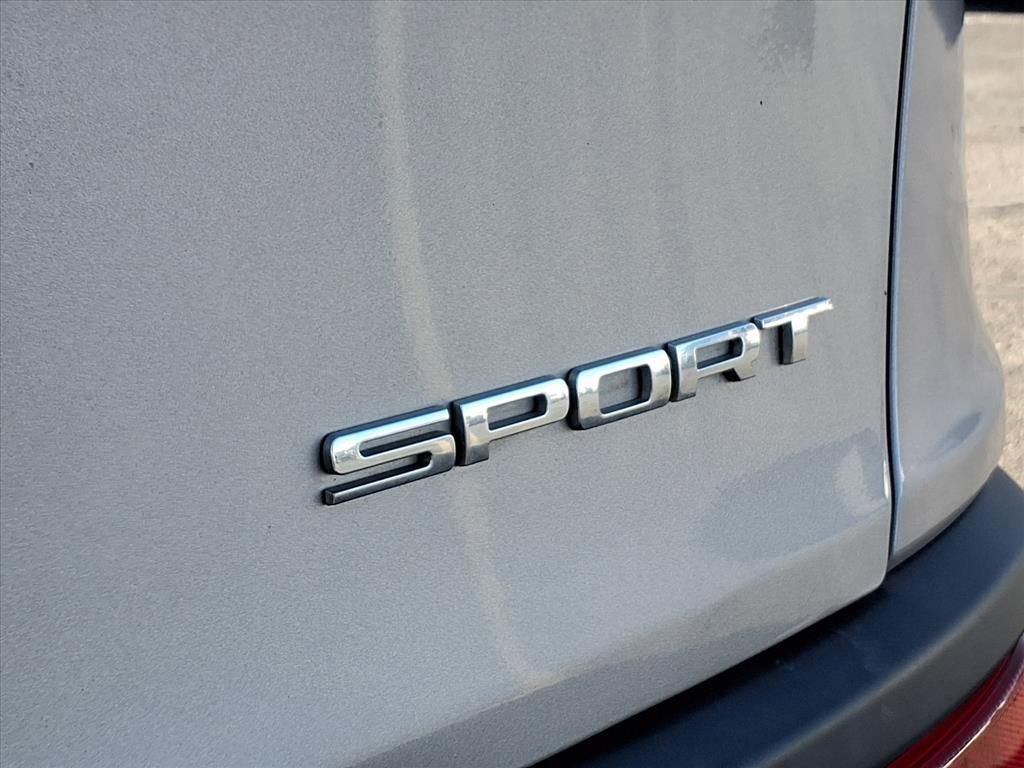 Used 2016 Jeep Cherokee Sport image 19