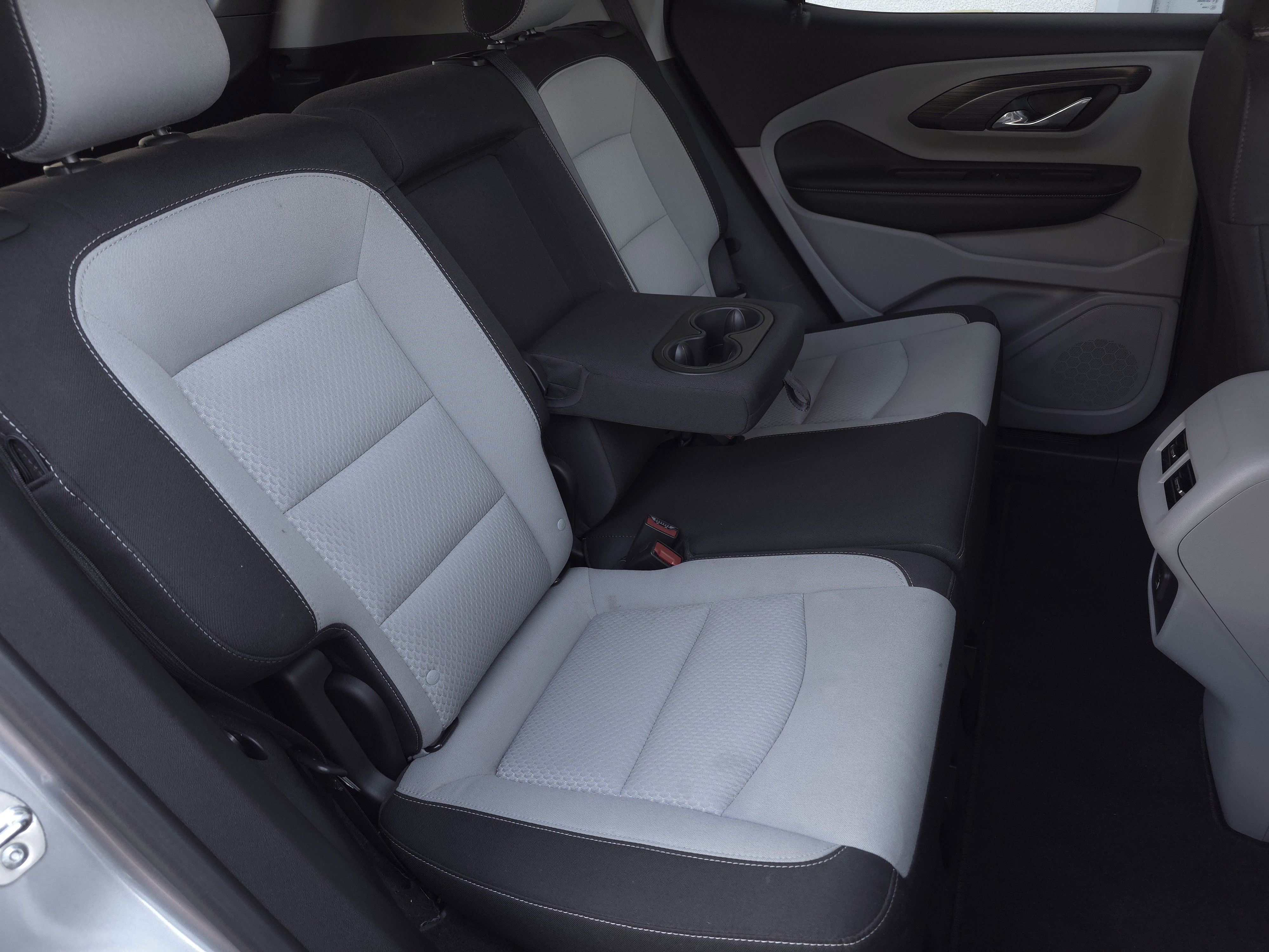 Used 2024 GMC Terrain SLE image 31