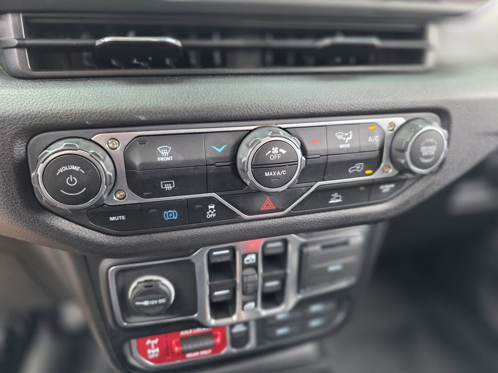 Used 2025 Jeep Wrangler Unlimited Sport S 4xe AWD/4WD image 30