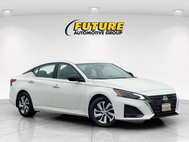 Certified 2025 Nissan Altima 2.5 S FWD image 1