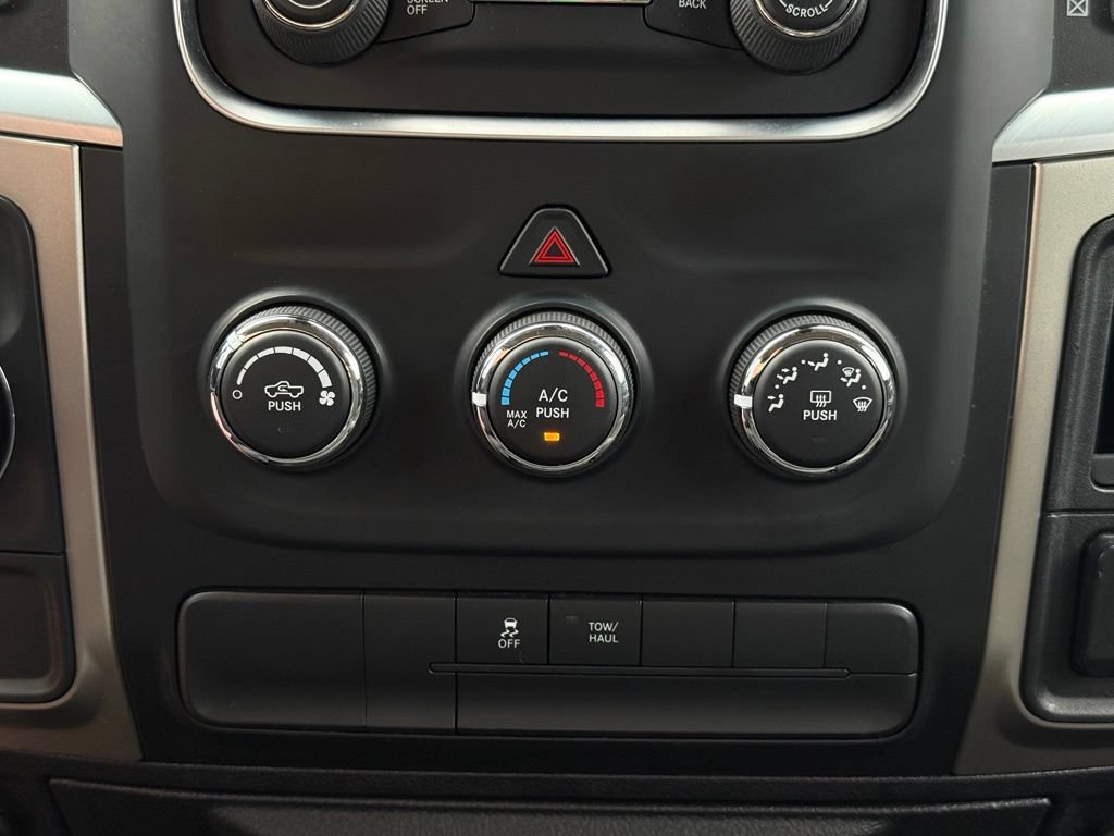 Used 2015 RAM 1500 Big Horn RWD image 26