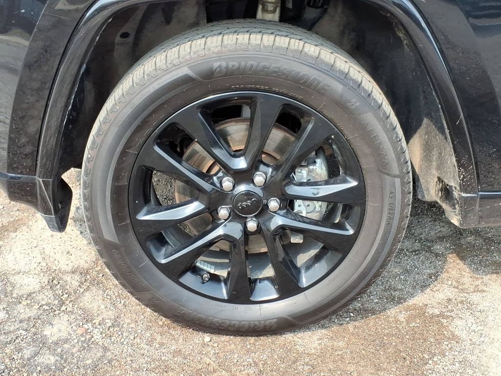Used 2021 Jeep Grand Cherokee Laredo X AWD/4WD image 9