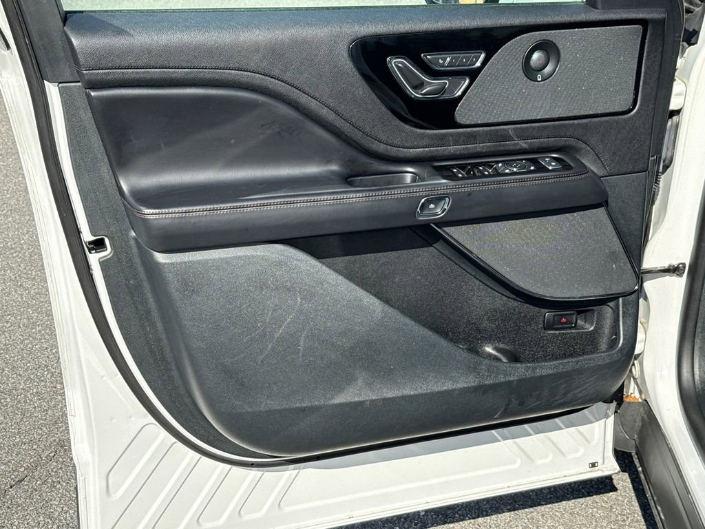 Used 2023 Lincoln Aviator Reserve image 10