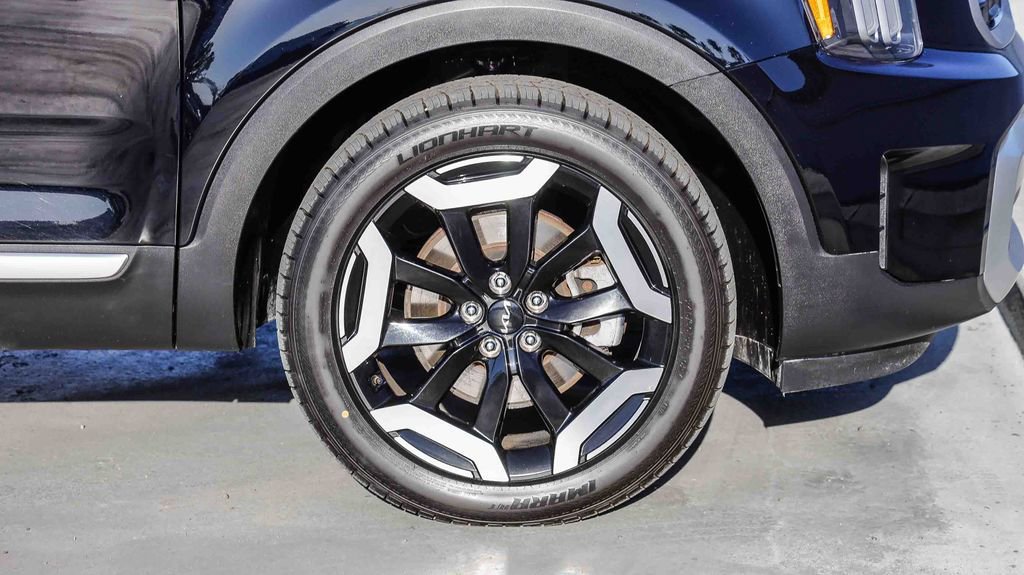 Used 2025 Kia Telluride S AWD/4WD image 11