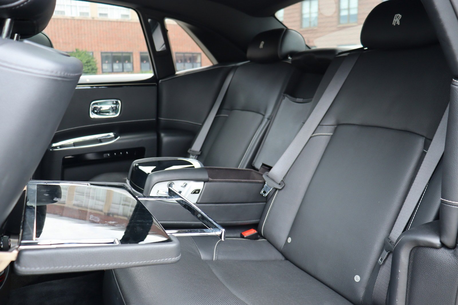 Used 2012 Rolls-Royce Ghost RWD image 19