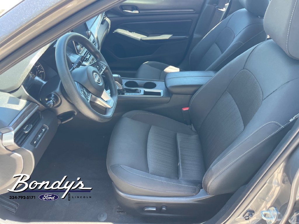 Used 2025 Nissan Altima 2.5 SV FWD image 10