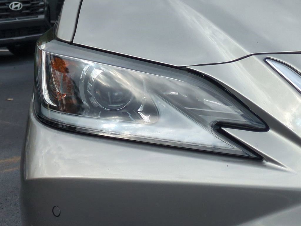 Used 2019 Lexus ES 350 image 10