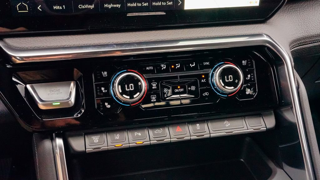 New 2025 GMC Sierra 2500 Denali w/ Denali Reserve Package image 30