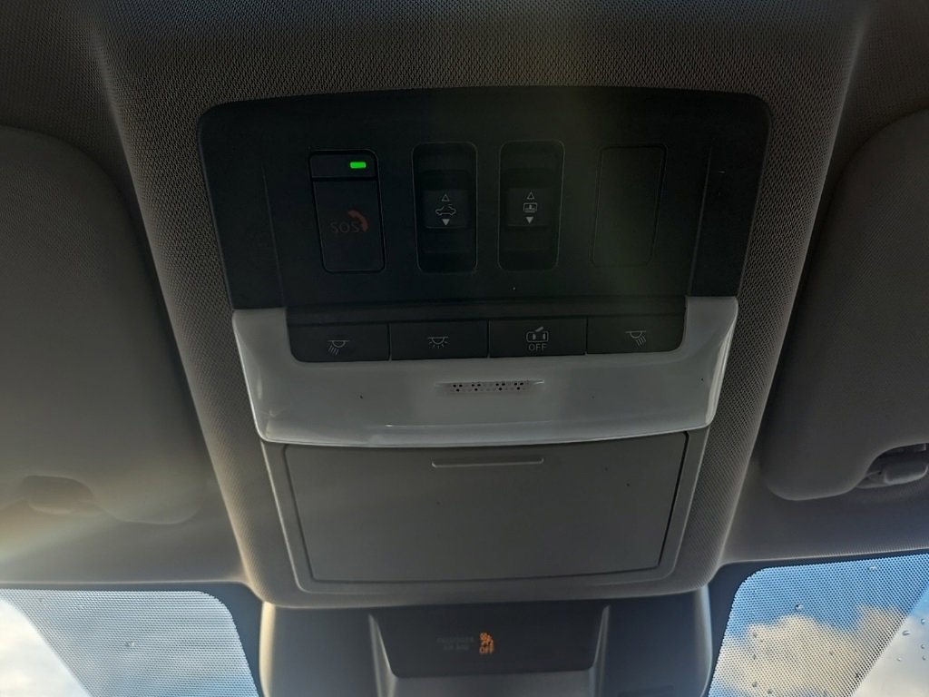 Used 2023 Nissan Rogue SV w/ SV Premium Package image 25