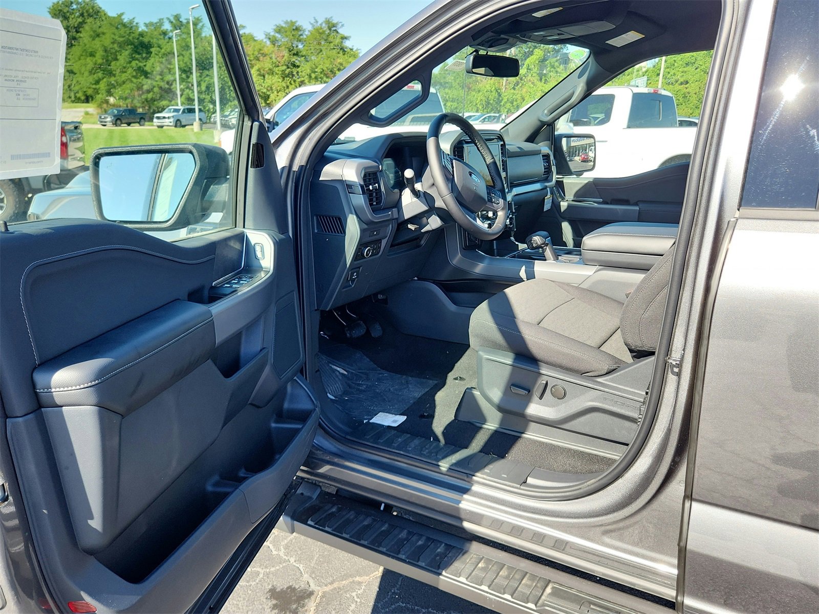 New 2025 Ford F150 XLT w/ Equipment Group 302A MID image 9