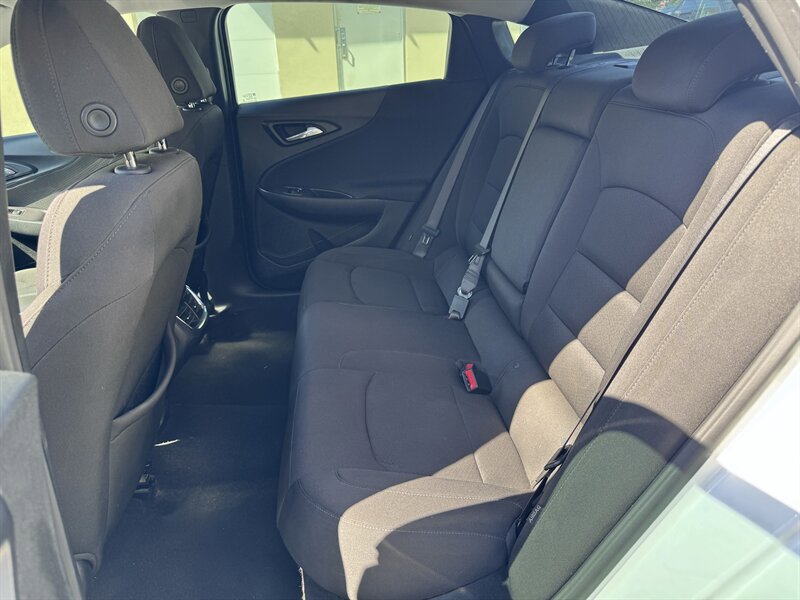 Used 2020 Chevrolet Malibu LT image 12