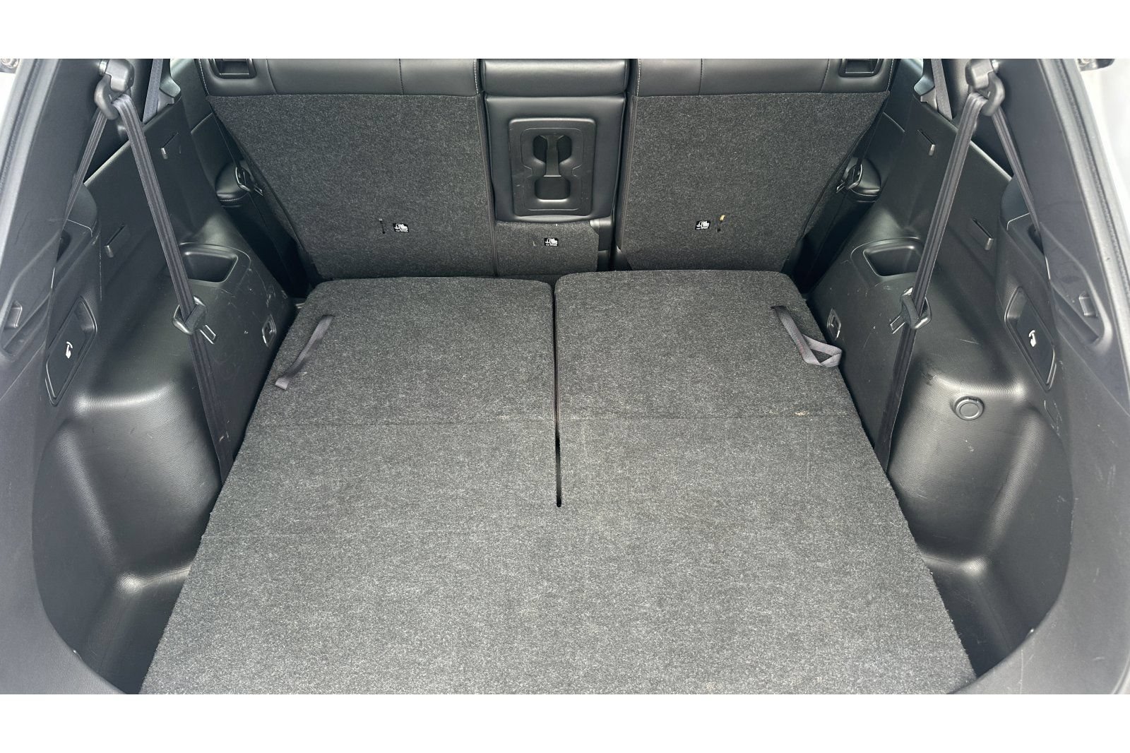 Used 2024 Mitsubishi Outlander AWD image 18