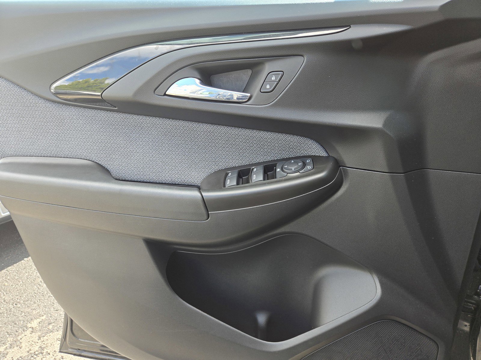 Used 2023 Chevrolet TrailBlazer LS image 15