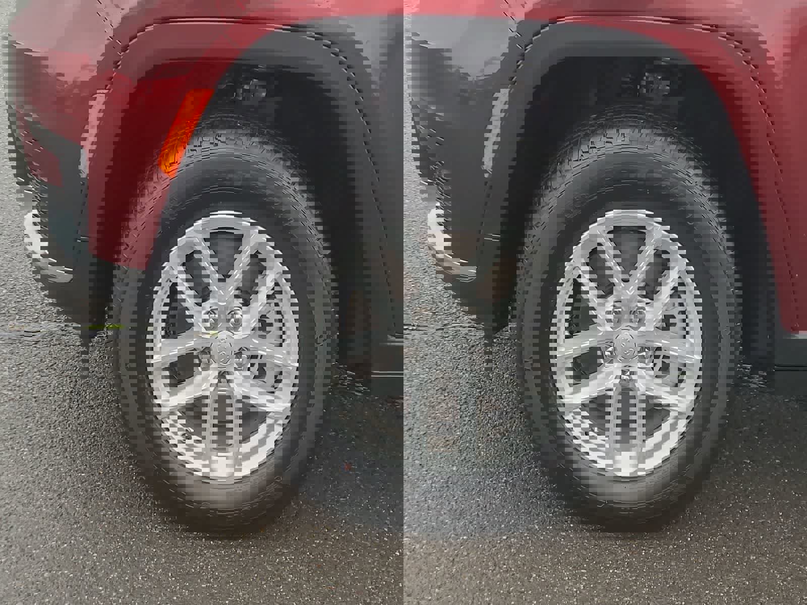 Used 2024 Jeep Grand Cherokee L Laredo w/ Luxury Tech Group I image 16