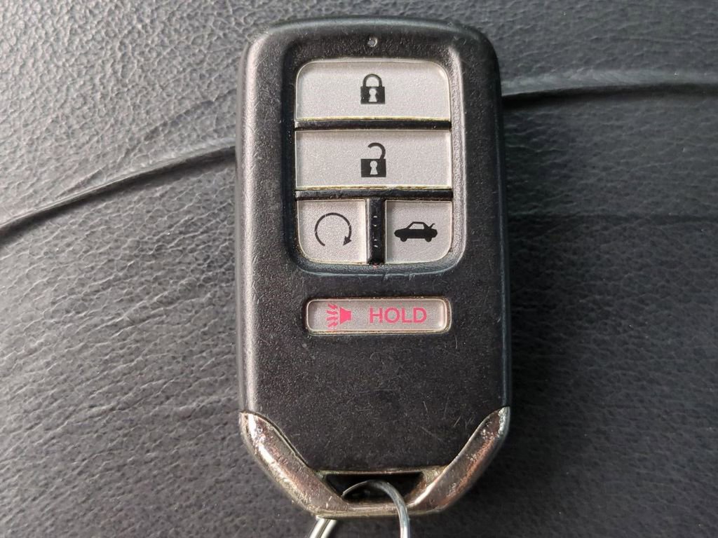 Used 2018 Honda Accord Touring image 31