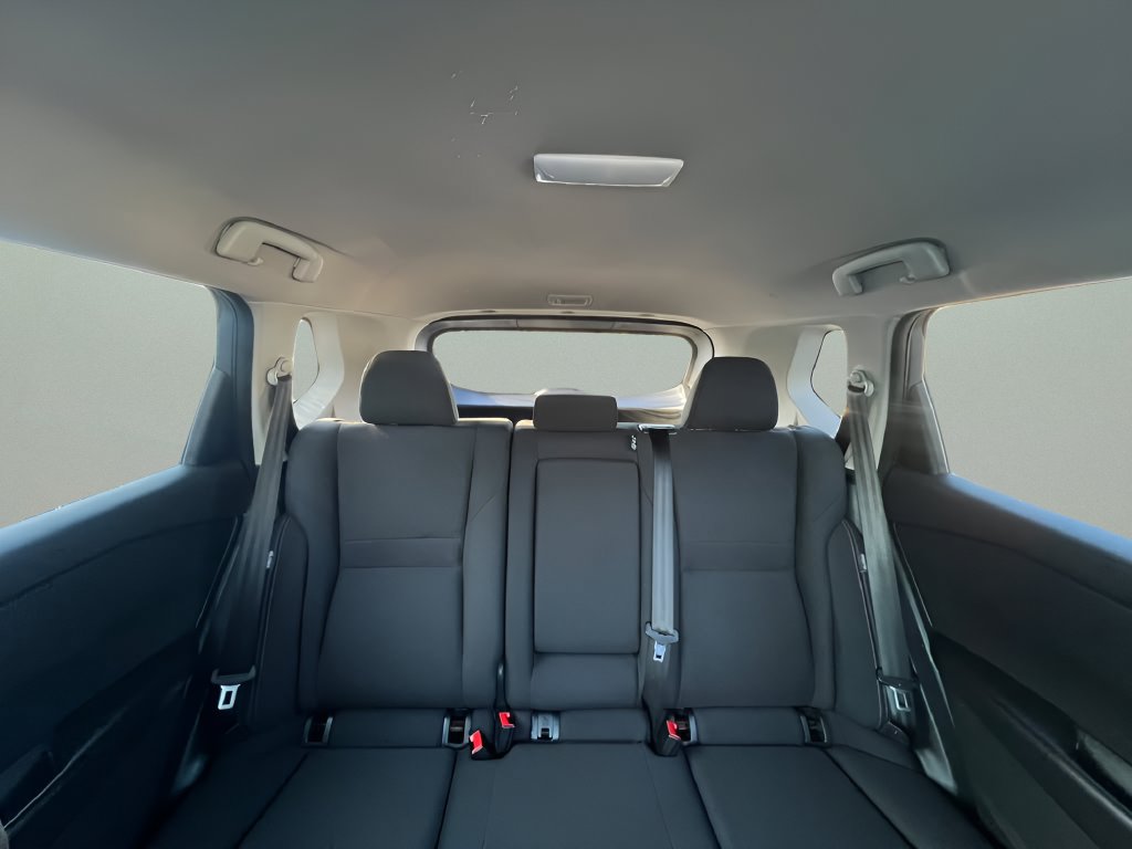 Used 2024 Nissan Rogue S AWD/4WD image 16