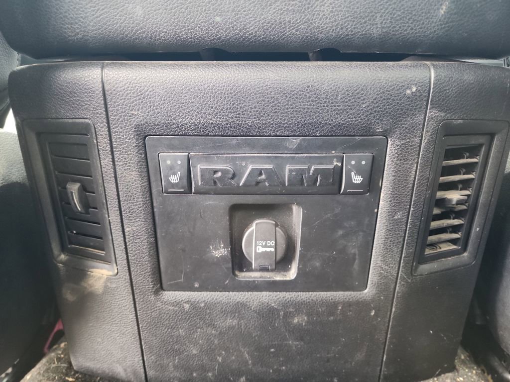 Used 2015 RAM 2500 Laramie w/ Black Appearance Group image 9