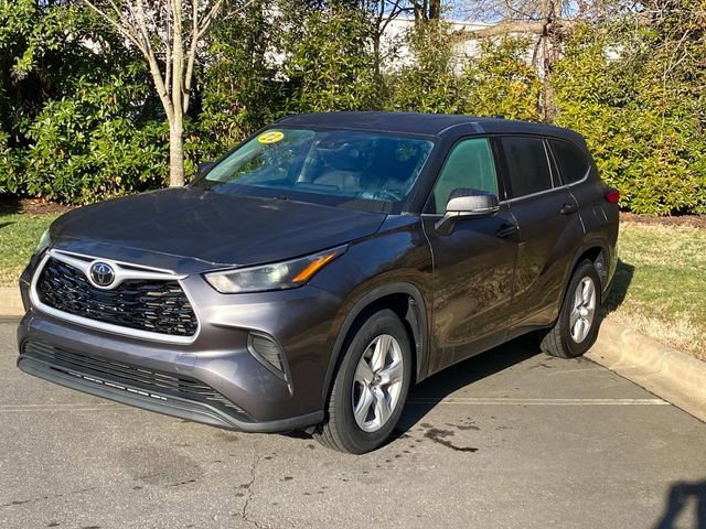 Used 2022 Toyota Highlander L image 3