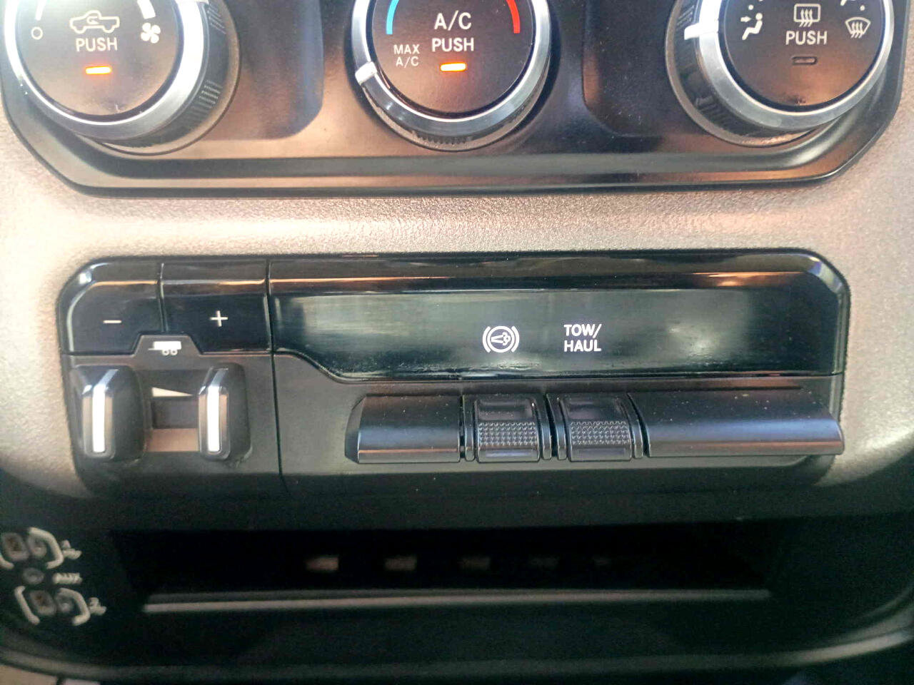 Used 2020 RAM 3500 Tradesman image 17