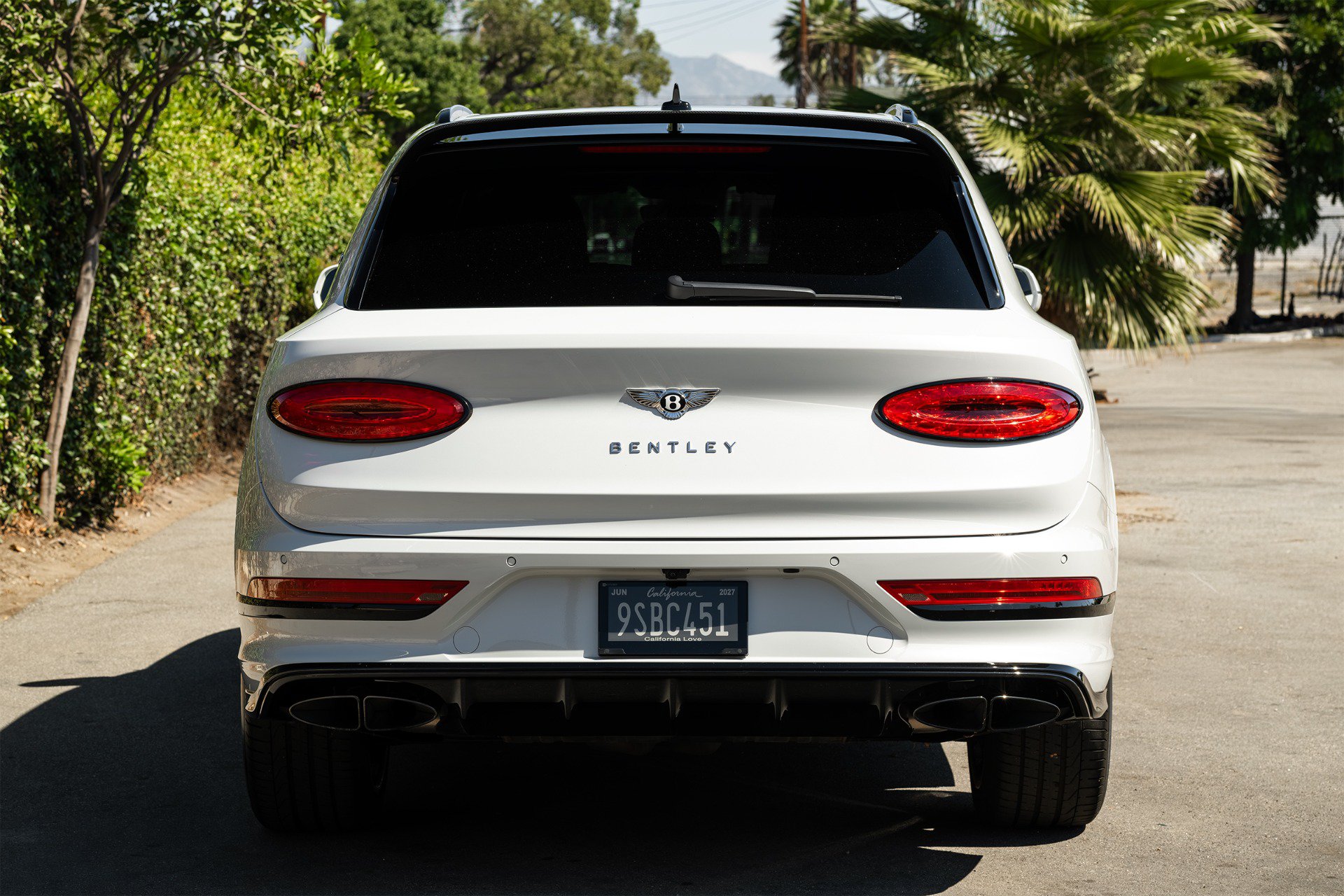Used 2023 Bentley Bentayga Extended Wheelbase AWD/4WD image 9