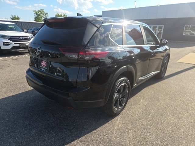 Used 2026 Nissan Rogue SV AWD/4WD image 5