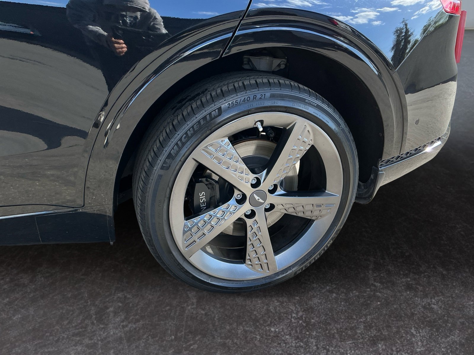 Used 2023 Genesis GV70 2.5T w/ Sport Prestige Package image 9