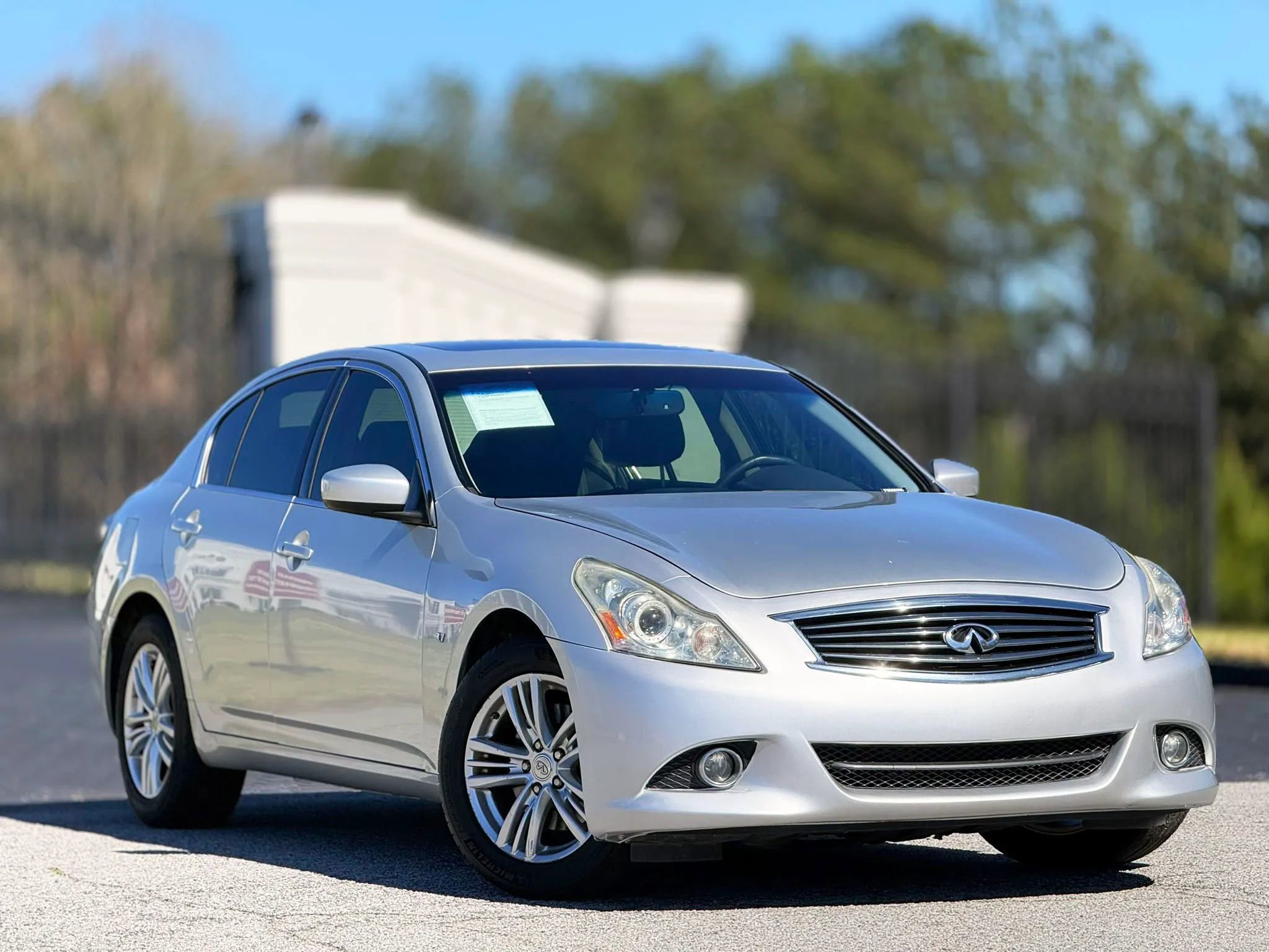 Used 2015 INFINITI Q40 AWD w/ Navigation Package image 5