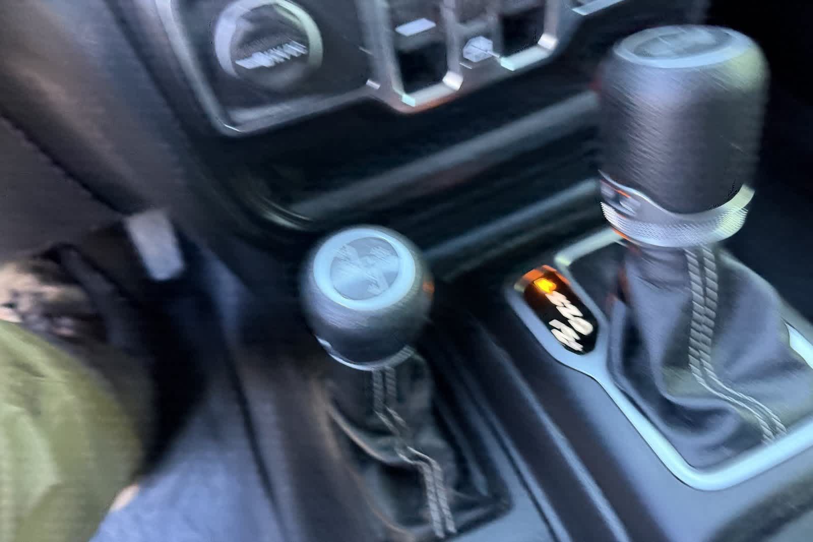 Used 2020 Jeep Wrangler Unlimited Sahara AWD/4WD image 20
