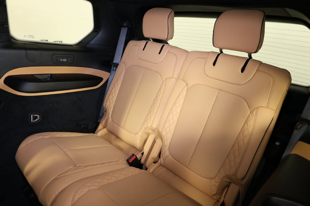 Used 2025 Jeep Grand Cherokee L Summit AWD/4WD image 12