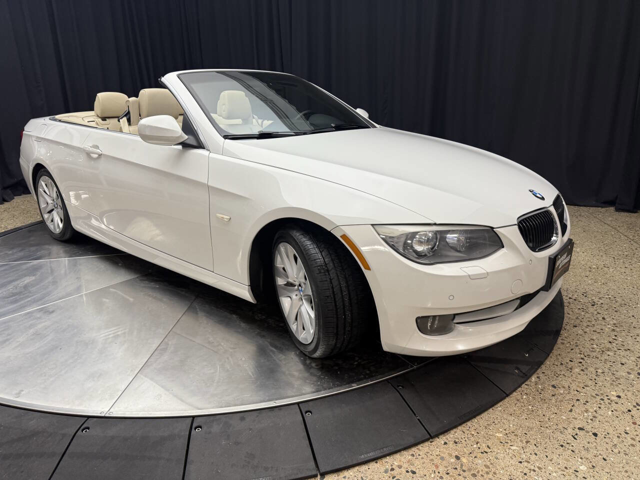 Used 2011 BMW 328i Convertible image 5