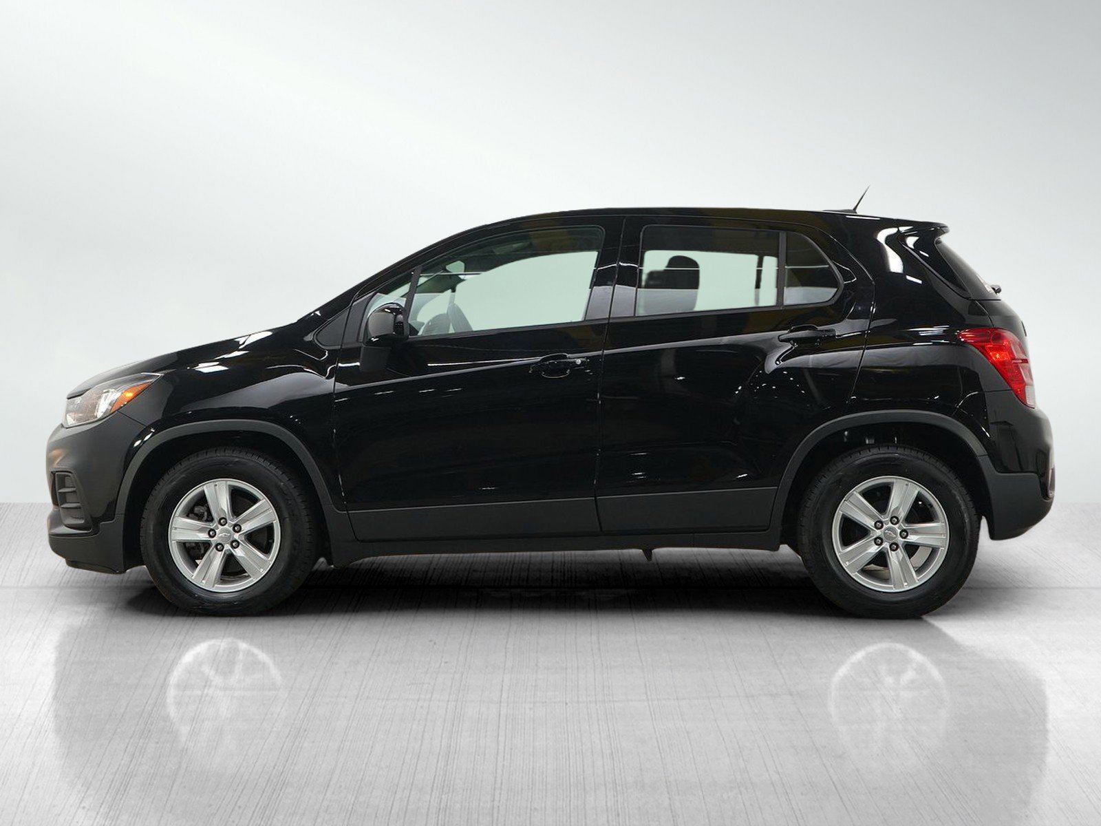 Used 2020 Chevrolet Trax LS w/ Tint and Cruise Package FWD image 2