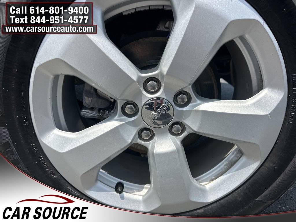 Used 2019 Jeep Compass Latitude AWD/4WD image 25