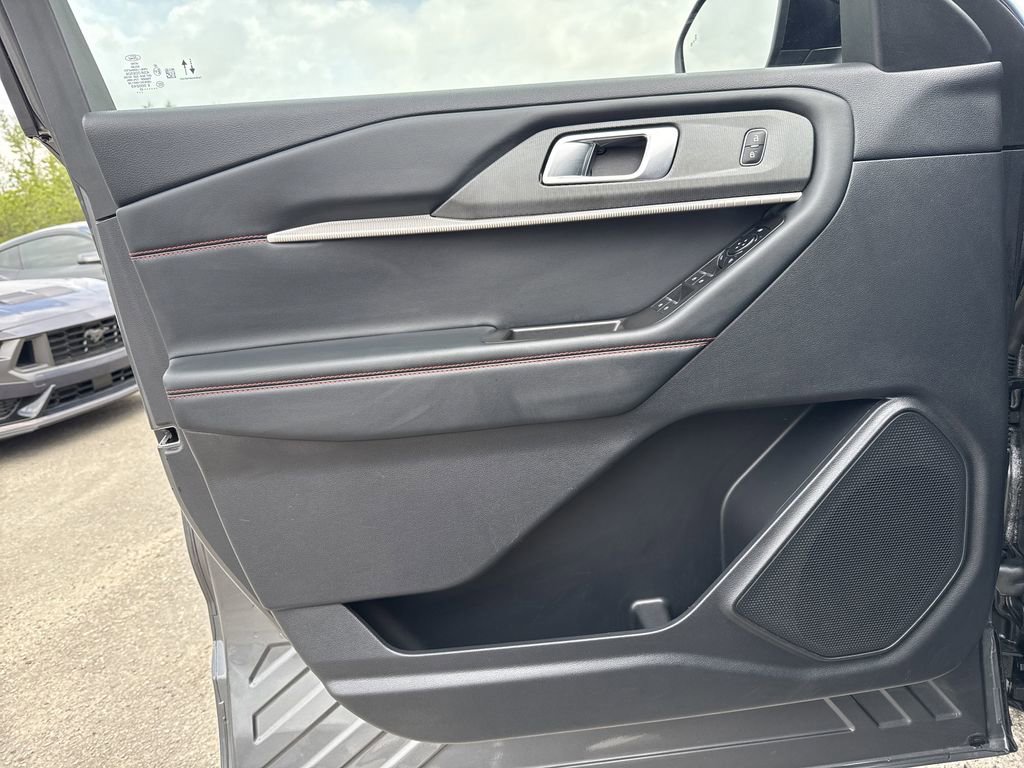 Used 2025 Ford Explorer ST-Line AWD/4WD image 10
