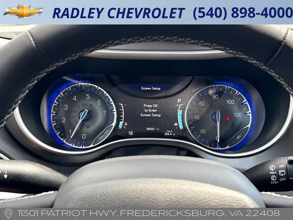 Used 2024 Chrysler Pacifica Touring-L FWD image 14