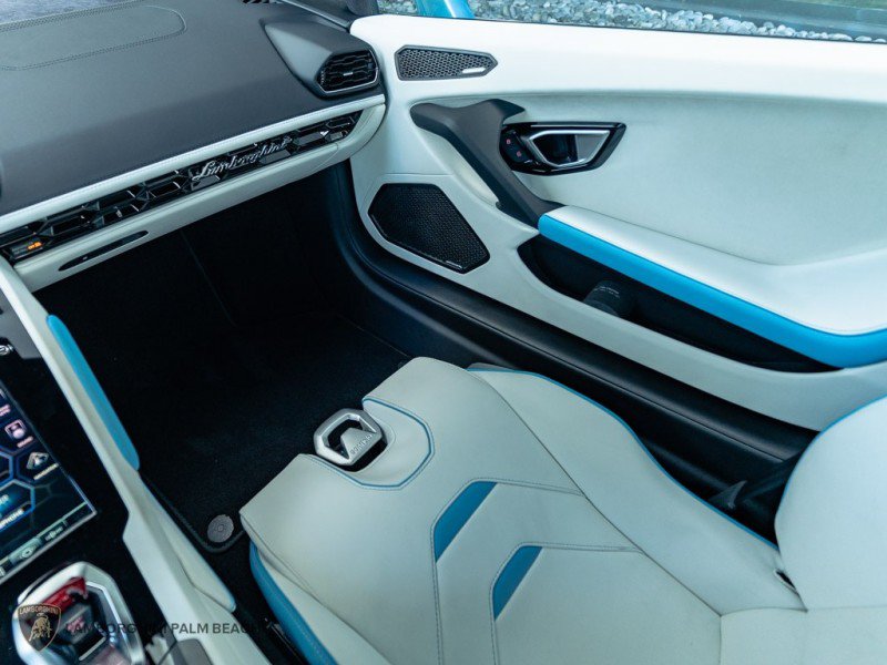 Used 2023 Lamborghini Huracan EVO RWD image 12