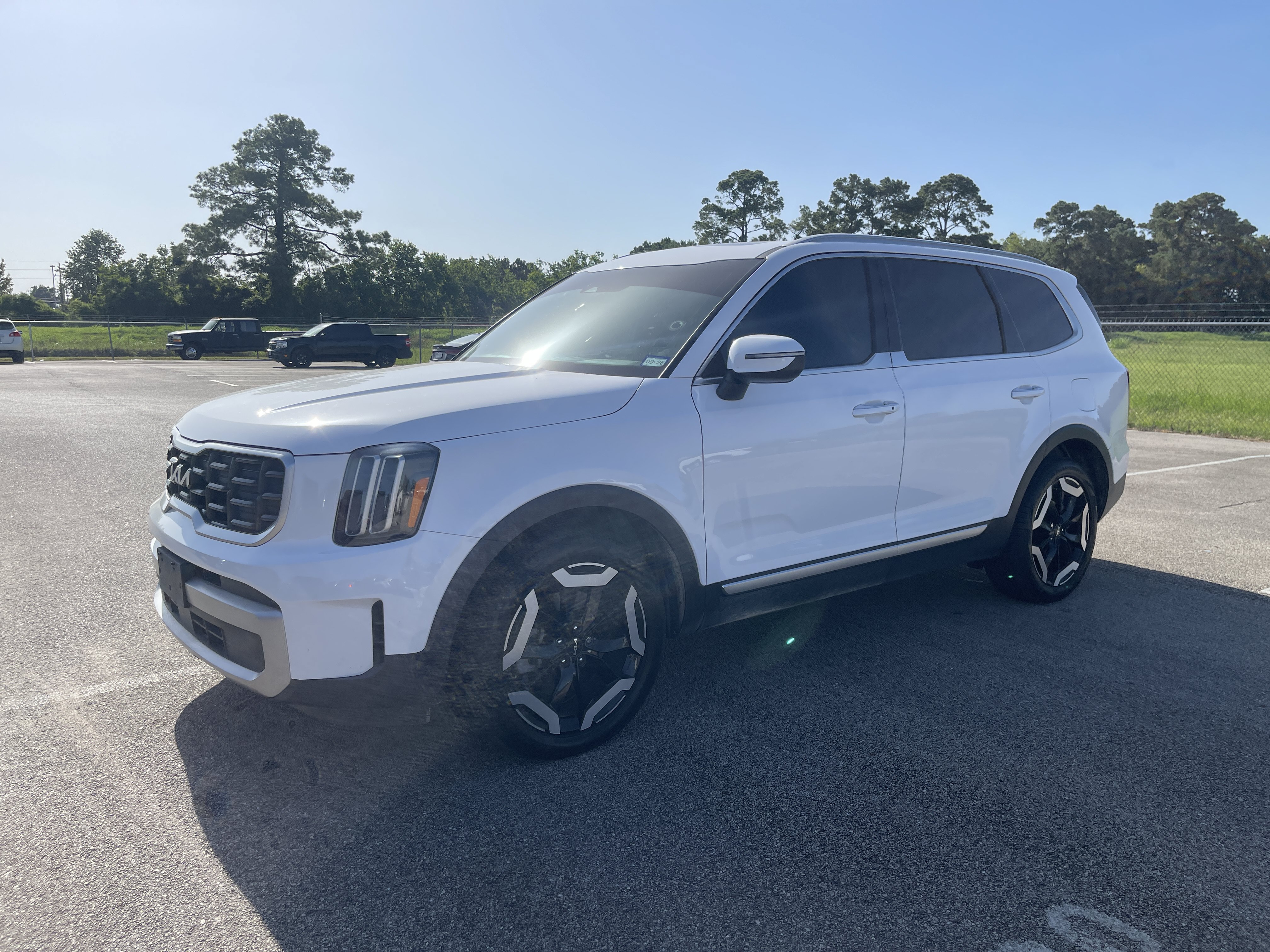 Used 2024 Kia Telluride S w/ S Sunroof Package AWD/4WD image 4
