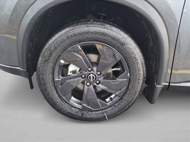 New 2027 Nissan Rogue SV FWD image 9