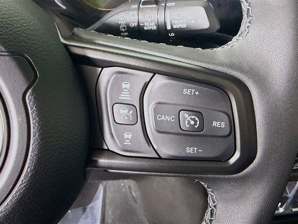 Used 2025 Jeep Wrangler Sport image 21