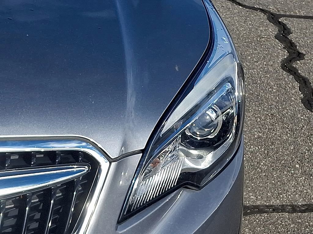 Used 2020 Buick Envision Essence image 9