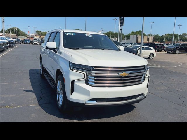 Certified 2023 Chevrolet Suburban High Country AWD/4WD image 3