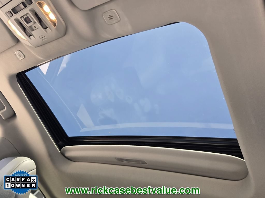 Used 2023 Toyota Highlander XLE FWD image 23