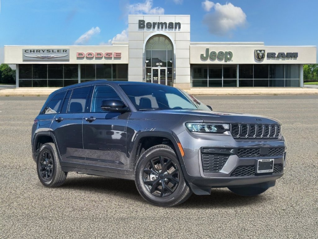 New 2026 Jeep Grand Cherokee Altitude AWD/4WD image 2