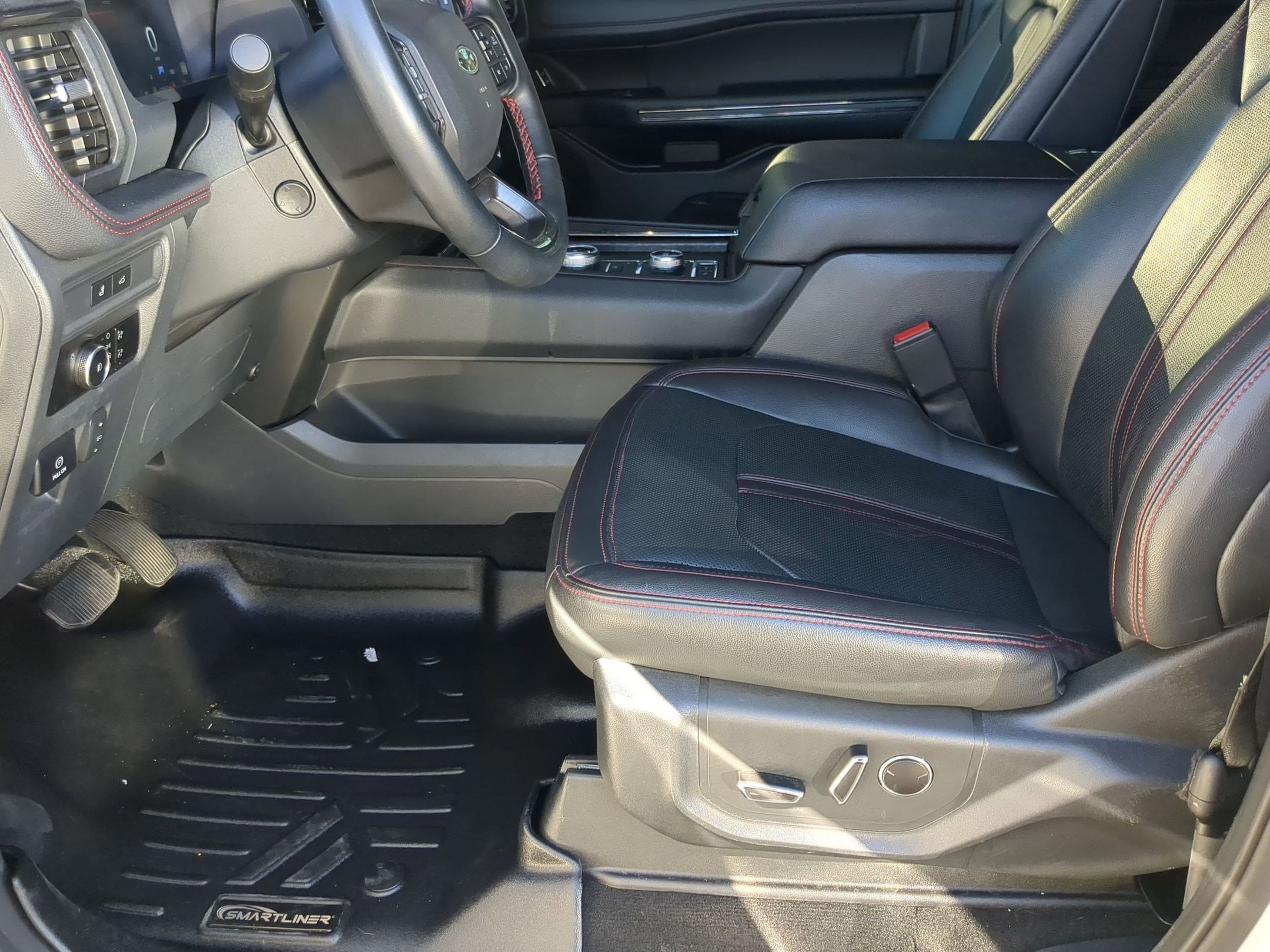 Used 2024 Ford Expedition Max Limited image 11